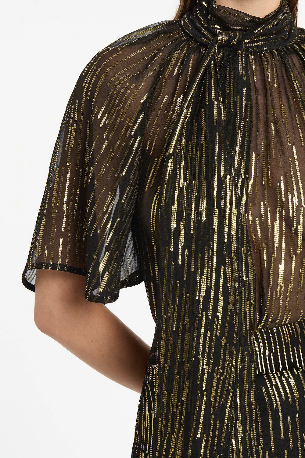 BLACK METALLIC SILK JACQUARD FLUTED SLEEVE TOP - Image 4