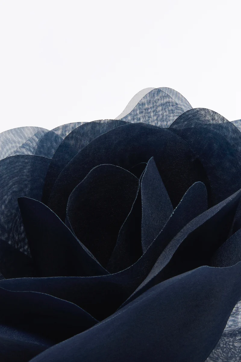 NAVY SMALL FIORE BROOCH - Image 2
