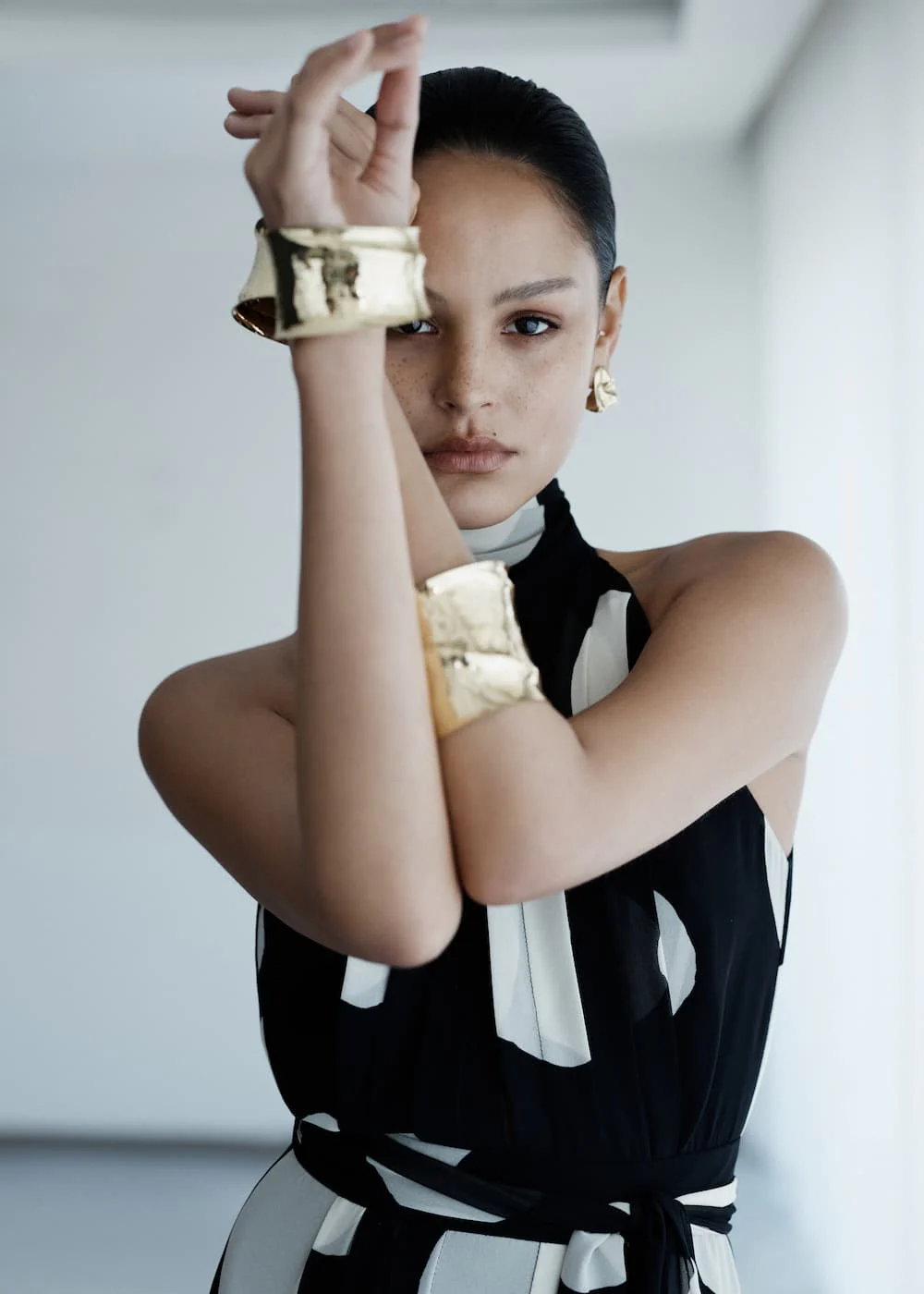 SMALL ORGANIC BANGLE - Image 4